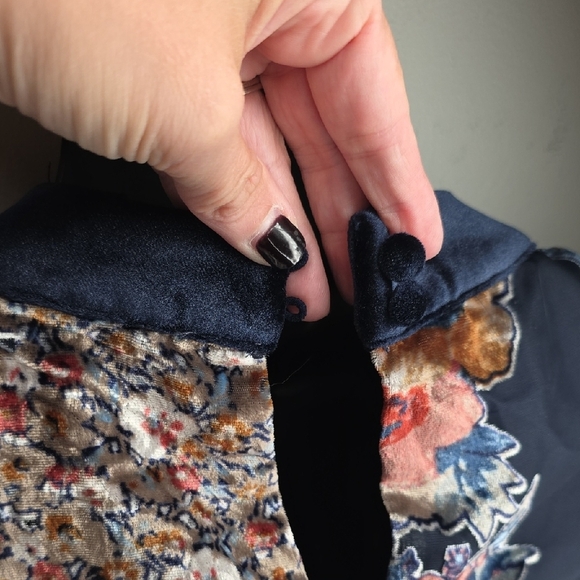 Boho Velvet Navy Floral Mini Dress with Belt Fate By LFD Sz LARGE - Picture 4 of 8